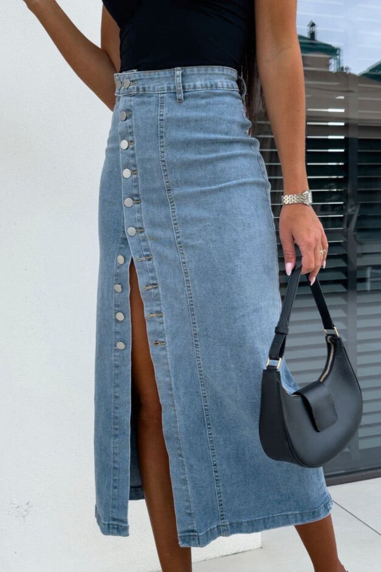 574c8a71-acda-42b5-a644-0c24f12fca75-Max