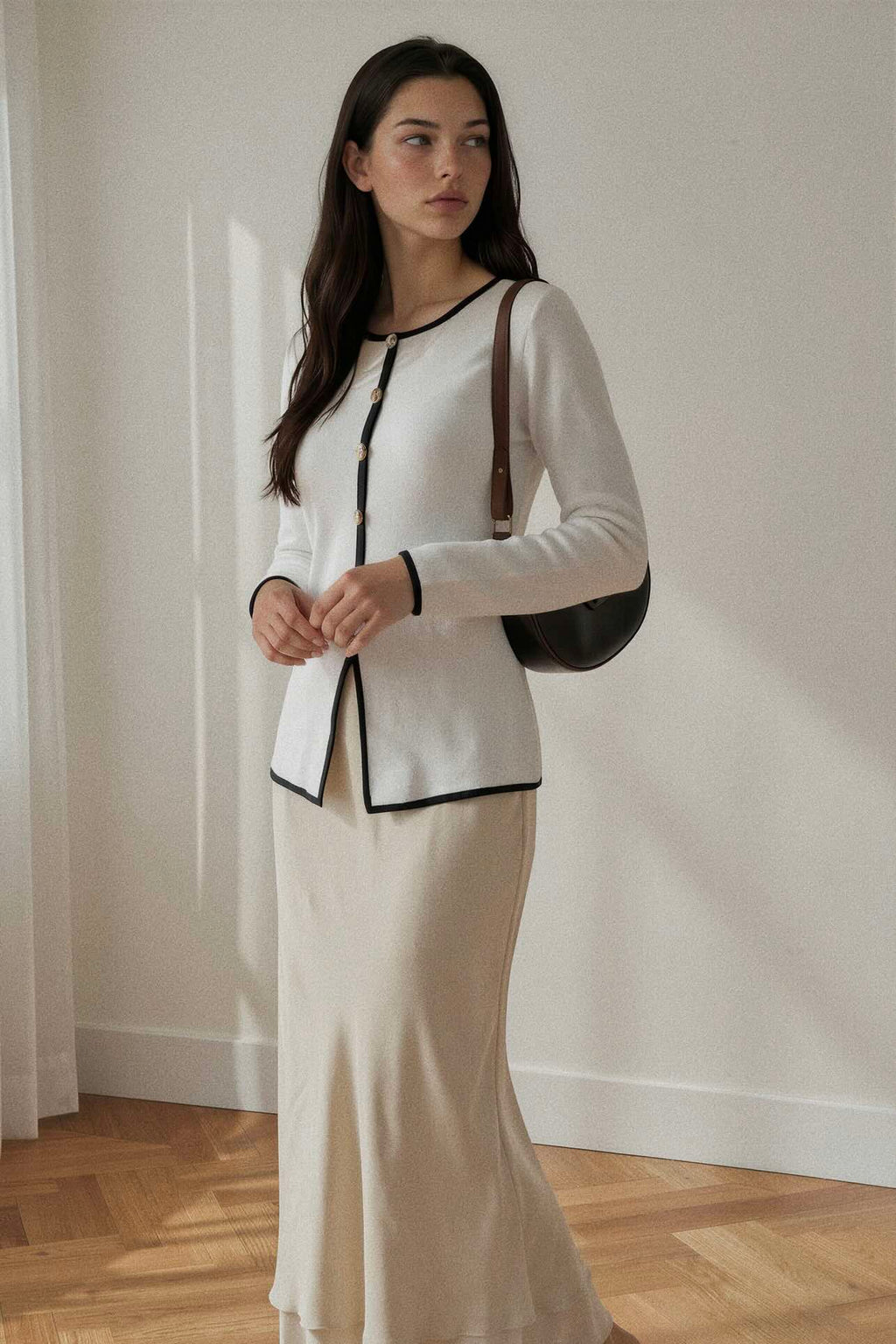 Contrast Trim Button Decor Knit Top