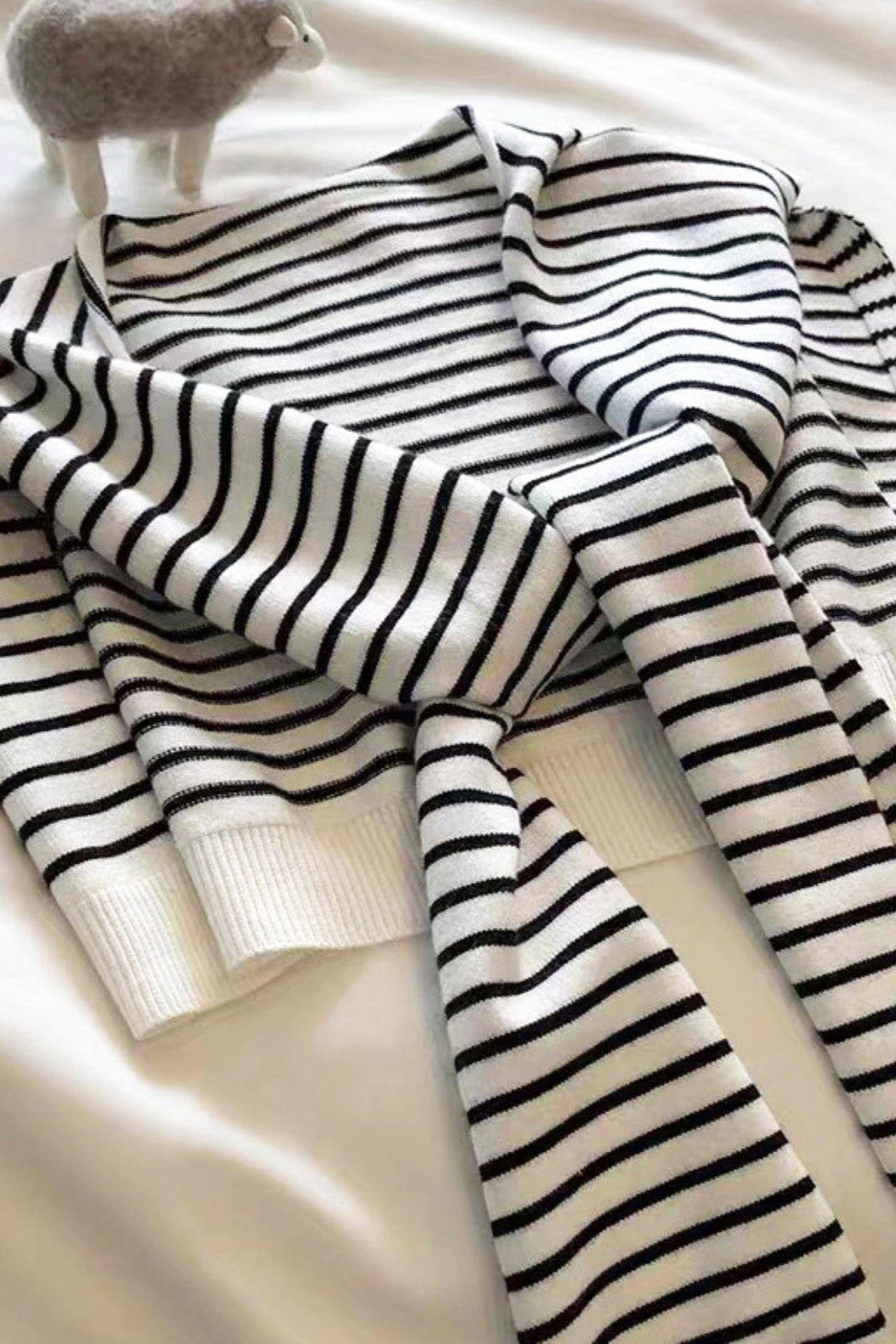 Striped Contrast Knit Wrap